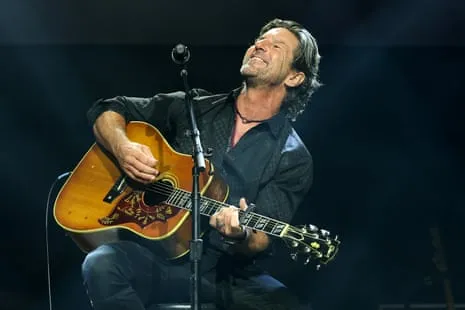 Grammy-Winning Songwriter Dies in Plane Crash